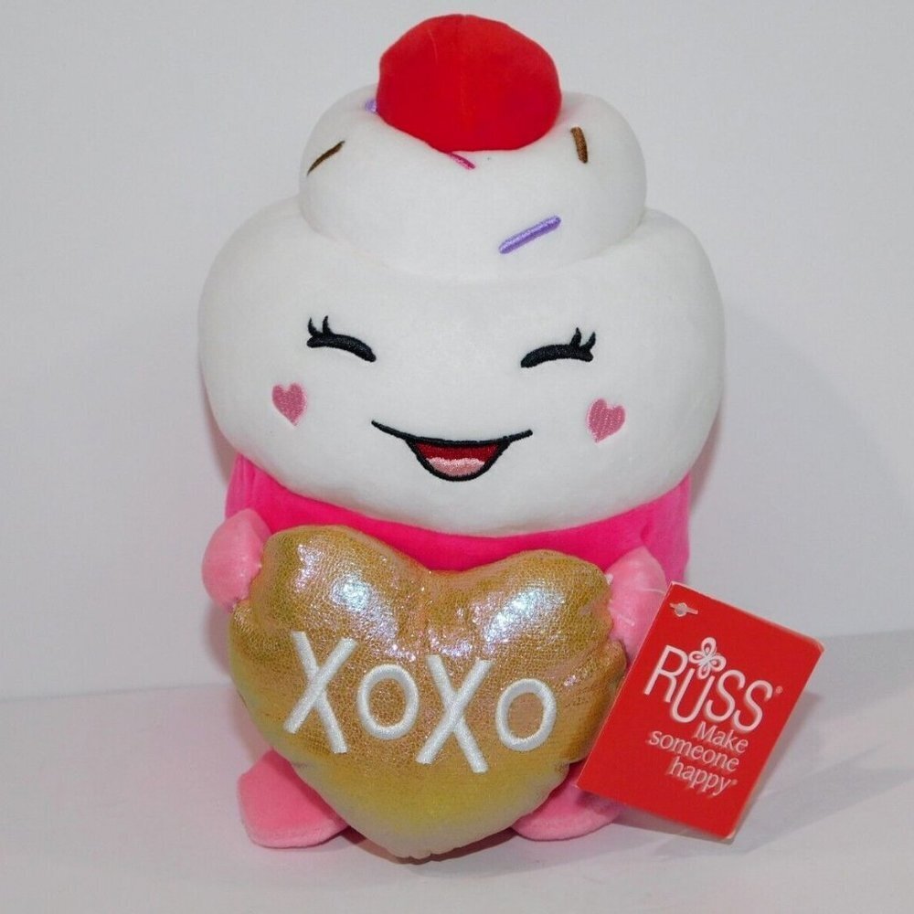 Russ Snackeez PATSY stuffed Cupcake Heart XOXO Valentines New W Tag 9" Plush